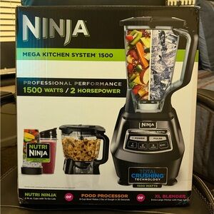 Brand new Ninja Mega Kitchen System 1500 - Black and Silver